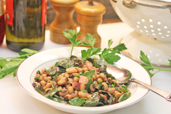 Black-Eyed Peas with Ham and Swiss Chard - a super healthy dish on your table in only 18 minutes!